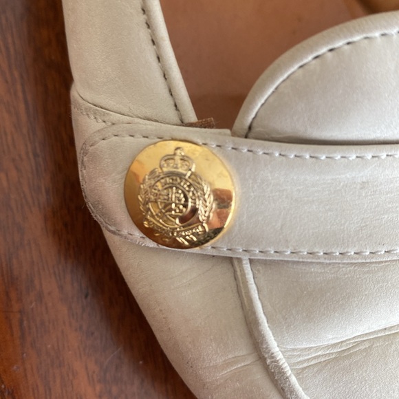 Ralph Lauren Ivory Leather loafers with logo button size 6 1/2 Women’s - Picture 3 of 10